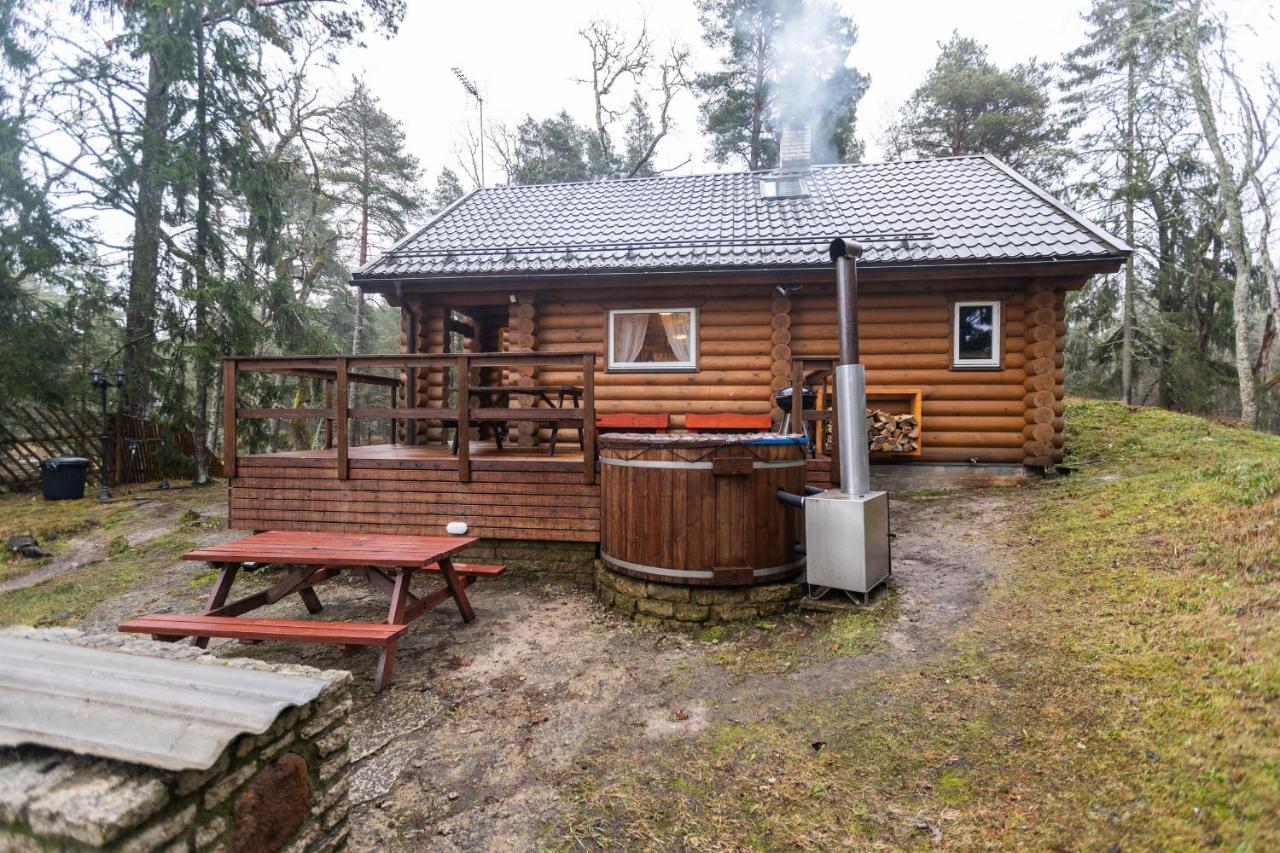 Valkla Puhkekeskus - puhkemajad Harjumaal kümblustünni ja saunaga Kuusalu Exterior foto